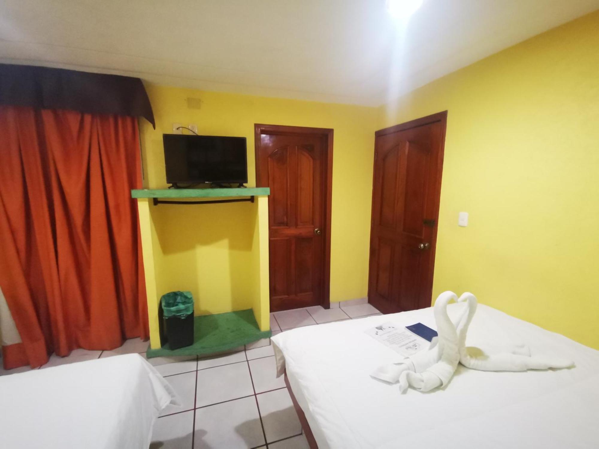 Hotel Casa Real à Poza Rica Extérieur photo